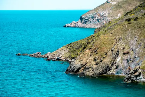 والپیپر ساحل فیروزه‌ای با کیفیت 4K · ocean · 3840×2560