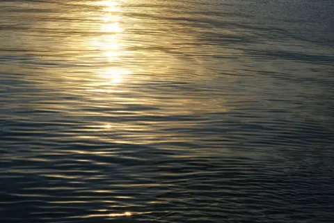 平靜海面 4K桌布 · ocean · 3840×2560