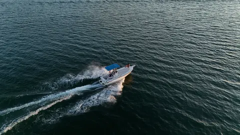 Wallpaper Perahu di Laut 4K · ocean · 3840×2160