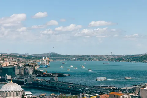 Sfondo Barca in mare 4K · ocean · 3840×2561