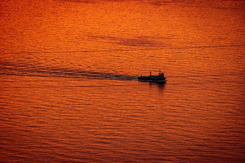 Fond d'écran Bateau en mer 4K · ocean · 3840×2560