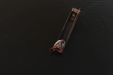 Wallpaper Perahu di Laut 4K · ocean · 3840×2560