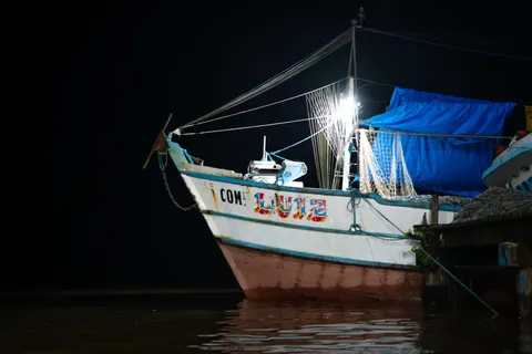Boat at Sea 4K Wallpaper · ocean · 3840×2560
