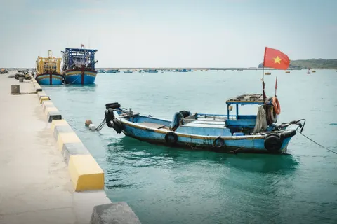 Boat at Sea 4K Wallpaper · ocean · 3840×2560
