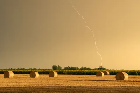 خلفية سماء عاصفة بدقة 4K · nature · 3840×2560