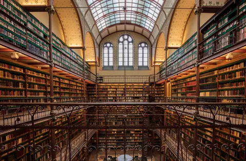 Büyük Kütüphane 4K Duvar Kağıdı · architecture · 3840×2510