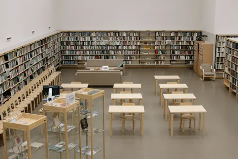 Büyük Kütüphane 4K Duvar Kağıdı · architecture · 3840×2560
