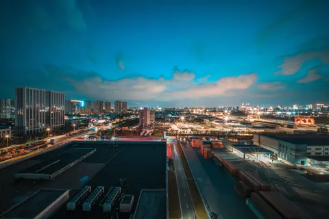 Skyline bei Nacht 4K Hintergrundbild · city · 3840×2560