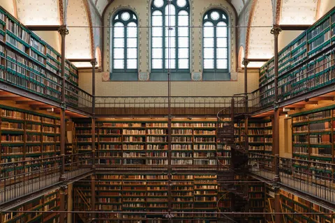 Büyük Kütüphane 4K Duvar Kağıdı · architecture · 3840×2560