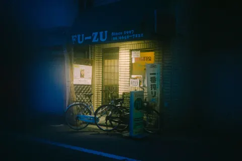 Neon City Street 4K Wallpaper · city · 3840×2560