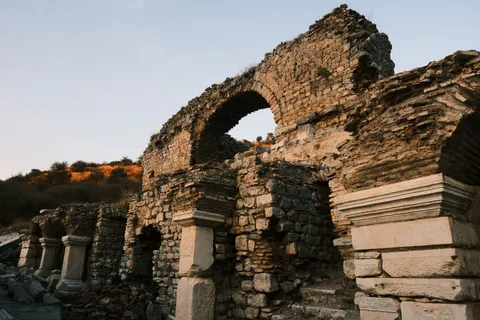 Roman Ruins 4K Wallpaper · architecture · 3840×2560