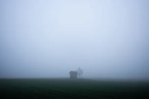 والپیپر مینیمال مه‌آلود با کیفیت 4K · minimal · 3840×2560