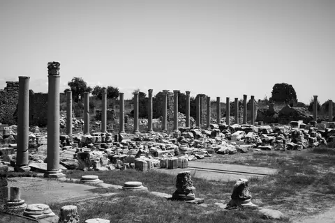 Roman Ruins 4K Wallpaper · architecture · 3840×2560