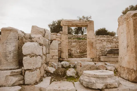 Roman Ruins 4K Wallpaper · architecture · 3840×2560
