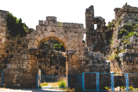 Roman Ruins 4K Wallpaper · architecture · 3840×2560