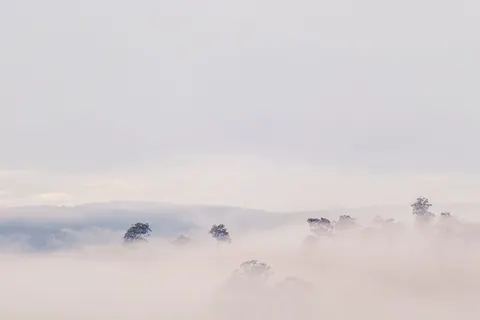 안개 미니멀 4K 배경화면 · minimal · 3840×2563