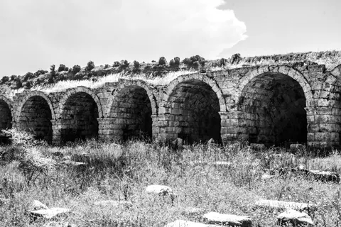 Roman Ruins 4K Wallpaper · architecture · 3840×2560