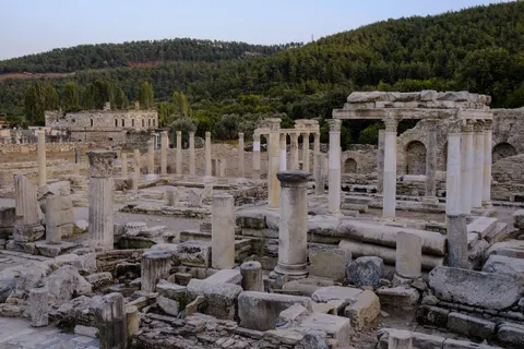 Roman Ruins 4K Wallpaper · architecture · 3840×2560