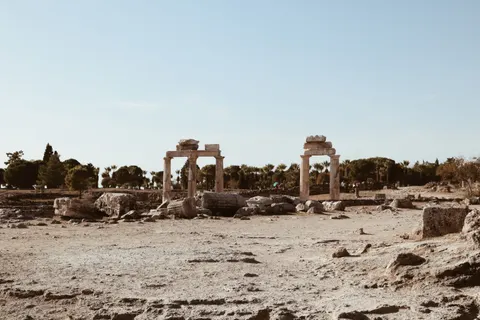 Roman Ruins 4K Wallpaper · architecture · 3840×2560
