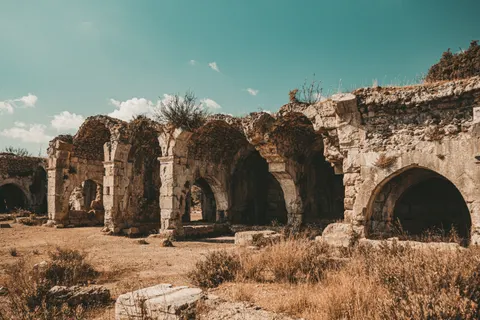 Roman Ruins 4K Wallpaper · architecture · 3840×2560