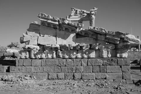 Greek Temple 4K Wallpaper · architecture · 3840×2560