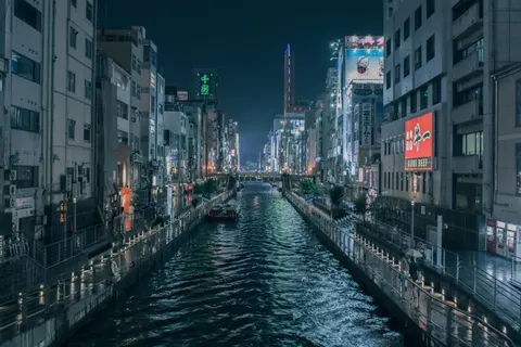 Neon City Street 4K Wallpaper · city · 3840×2560