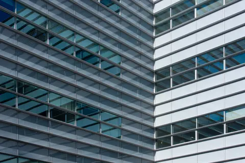 Fond d'écran Façade futuriste 4K · architecture · 3840×2563