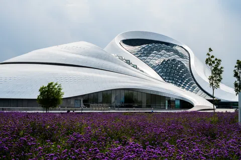 Futuristic Facade 4K Wallpaper · architecture · 3840×2560
