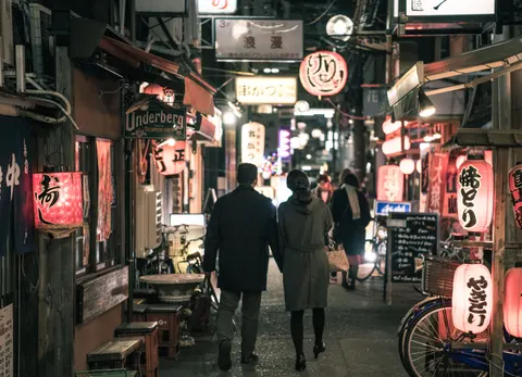 Neon City Street 4K Wallpaper · city · 3840×2778