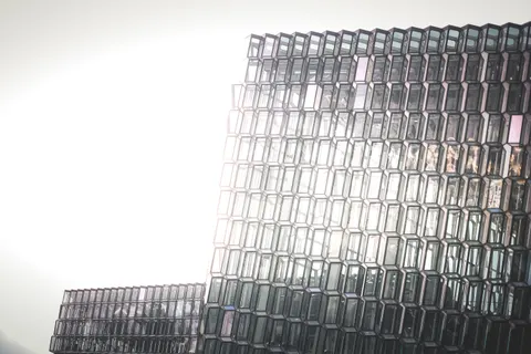 Futuristic Facade 4K Wallpaper · architecture · 3840×2560