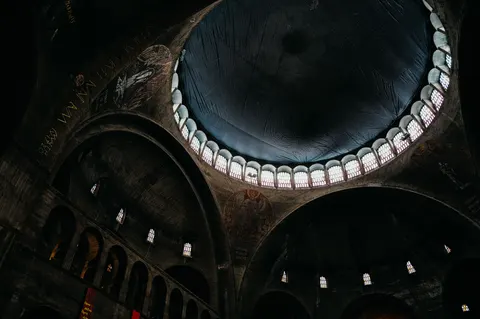 Glass Dome 4K Wallpaper · architecture · 3840×2556