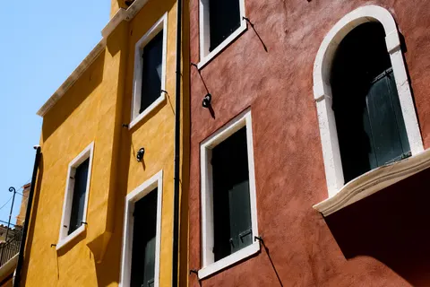Colorful Houses 4K Wallpaper · architecture · 3840×2559