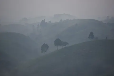 안개 미니멀 4K 배경화면 · minimal · 3840×2563