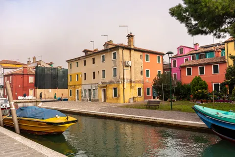 Colorful Houses 4K Wallpaper · architecture · 3840×2561