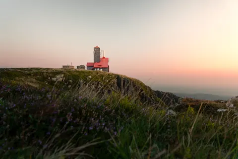 Cliff Lighthouse 4K Wallpaper · architecture · 3840×2560