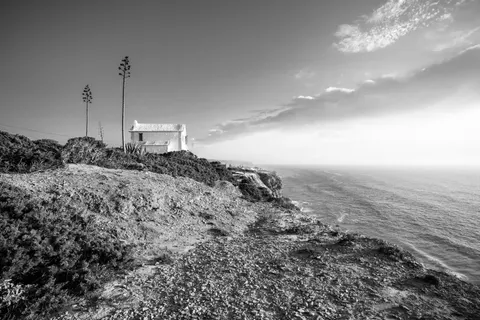 Cliff Lighthouse 4K Wallpaper · architecture · 3840×2560