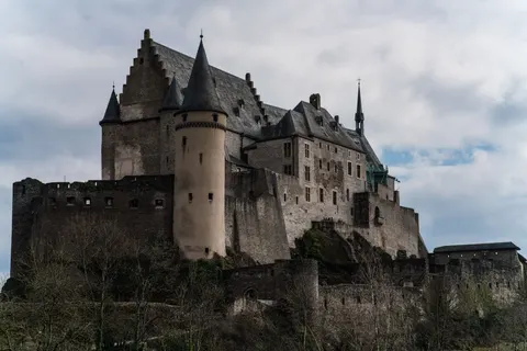 Mittelalterliche Burg 4K Hintergrundbild · architecture · 3840×2561