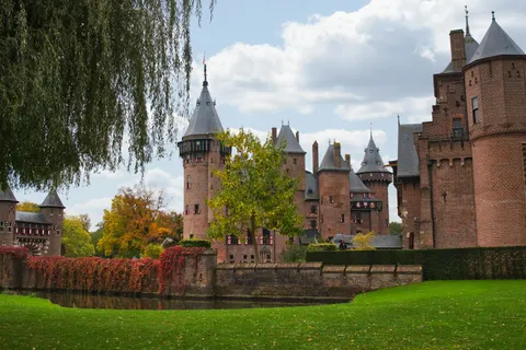 Medieval Castle 4K Wallpaper · architecture · 3840×2559