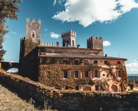Medieval Castle 4K Wallpaper · architecture · 3840×3072