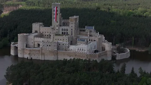 Medieval Castle 4K Wallpaper · architecture · 3840×2160