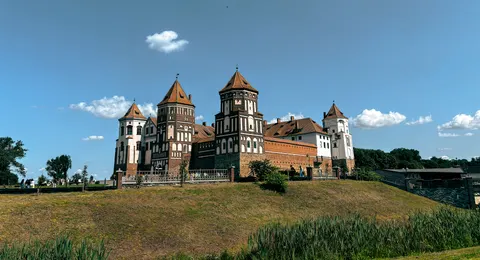 Fond d'écran Château médiéval 4K · architecture · 3840×2081
