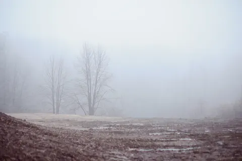 Foggy Minimal 4K Wallpaper · minimal · 3840×2560