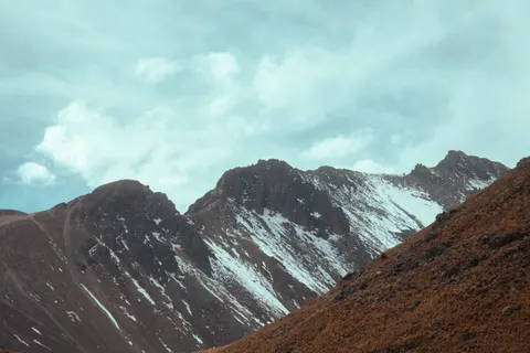 The Andes 4K Wallpaper · mountains · 3840×2560