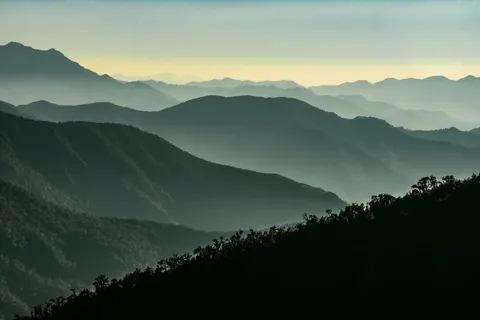 山脉 4K壁纸 · mountains · 3840×2560