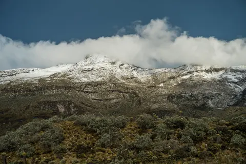 The Andes 4K Wallpaper · mountains · 3840×2560