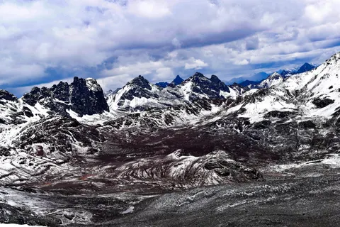 The Andes 4K Wallpaper · mountains · 3840×2560