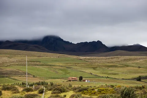 The Andes 4K Wallpaper · mountains · 3840×2560