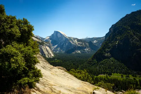 Foggy Valley 4K Wallpaper · mountains · 3840×2560