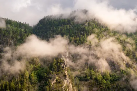 Foggy Valley 4K Wallpaper · mountains · 3840×2560