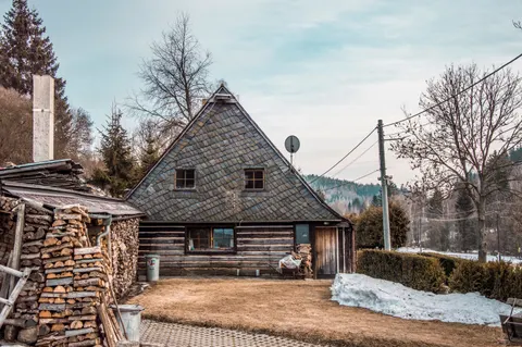 Mountain Cabin 4K Wallpaper · mountains · 3840×2553